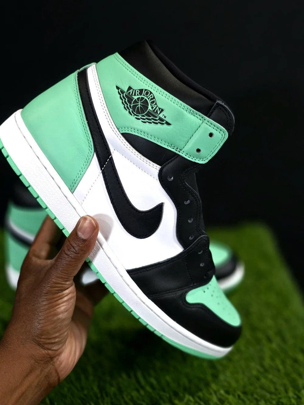 Air Jordan 1 Retro High OG Green Glow